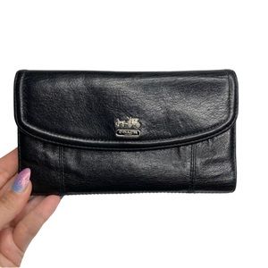 Rare COACH F46615 Black Smooth Leather Pleated Madison Envelope Flap Wallet EUC